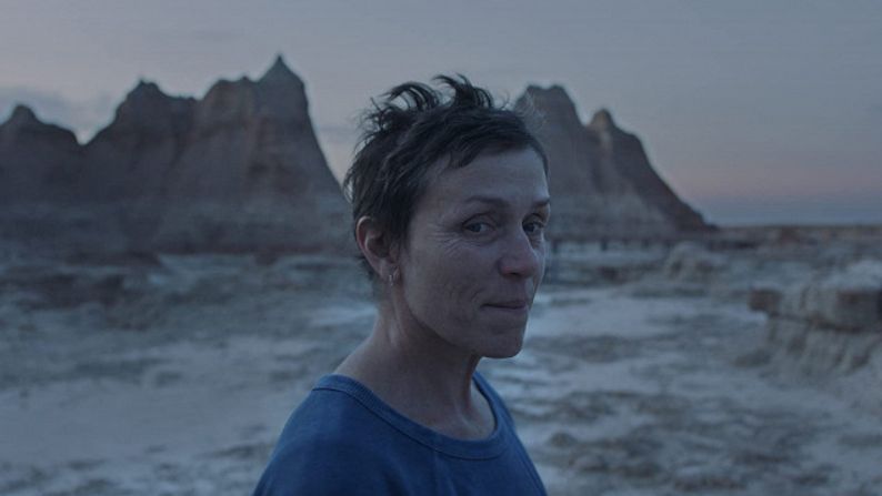 Země nomádů, která uspěla na Oscarech, má mít českou premiéru v květnu